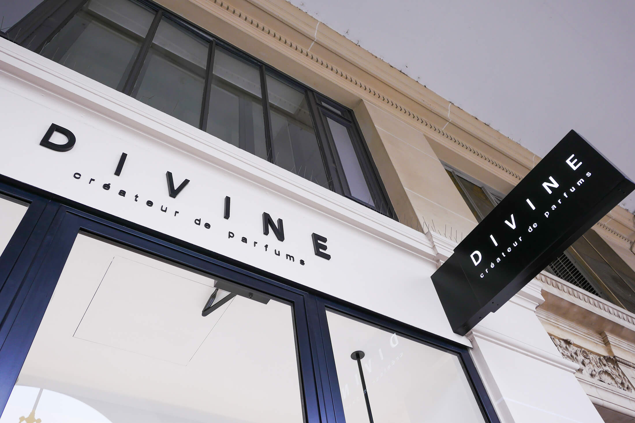 shop divine france and internationally