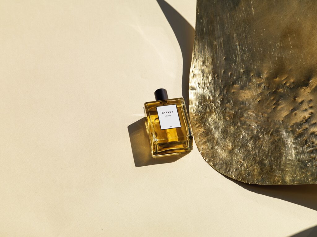 希少！DIVINE EDP 50ml 四角形ボトル DIVINE Perfume - Divine Eau de parfum - Chypré